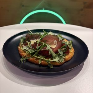 Rosti con bresaola e grana